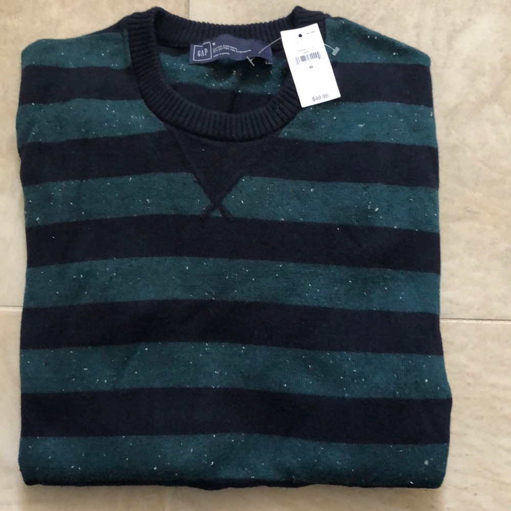 Men’s GAP size Medium sweater